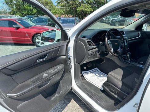 Used 2016 Chevrolet Traverse LT image 11