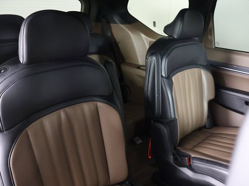 Used 2024 Kia EV9 GT-Line image 35