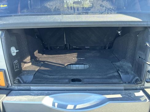 Used 2017 Jeep Wrangler Unlimited Sahara w/ Connectivity Group AWD/4WD image 19
