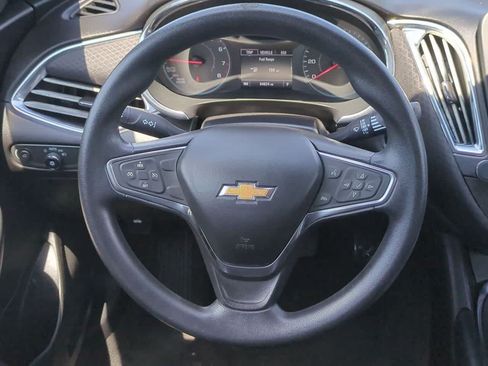 Used 2017 Chevrolet Malibu LT FWD image 21