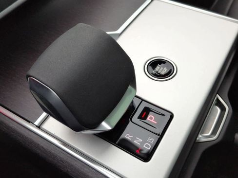 New 2026 Land Rover Range Rover Long Wheelbase SE image 34