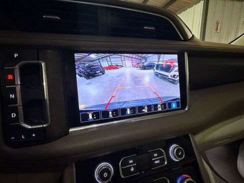Used 2021 GMC Yukon Denali w/ Denali Ultimate Package AWD/4WD image 17