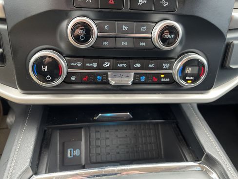 Used 2024 Ford Expedition XLT image 20