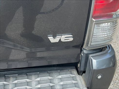 Used 2016 Toyota Tacoma Limited w/ Towing Package AWD/4WD image 20
