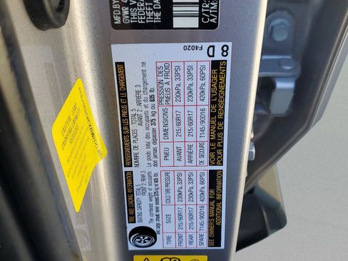 Used 2019 Toyota C-HR LE image 26