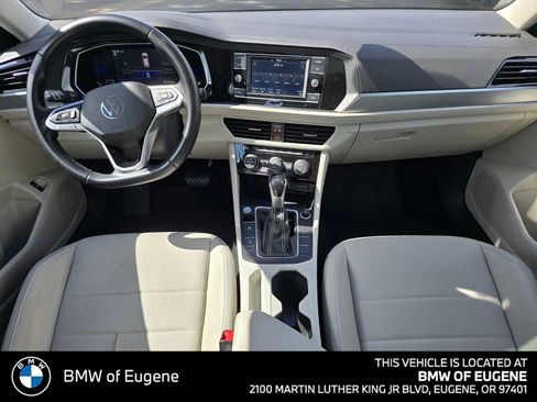 Used 2022 Volkswagen Jetta SE FWD image 18