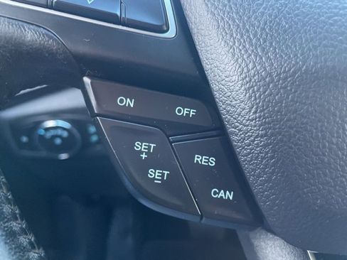 Certified 2019 Ford EcoSport SE image 18