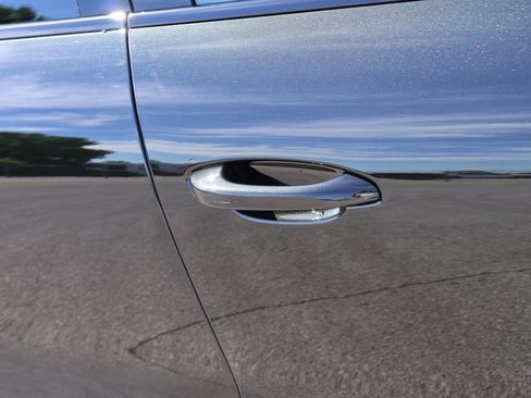 New 2025 Porsche Cayenne image 16