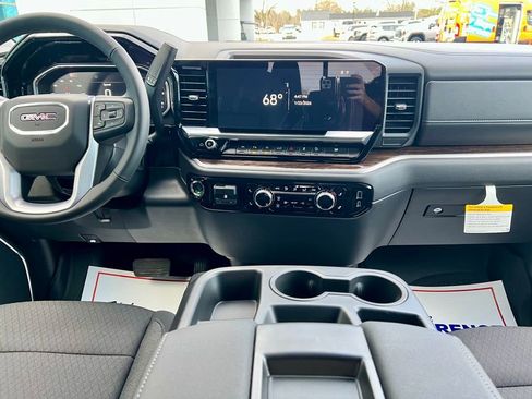 New 2026 GMC Sierra 1500 SLE image 21