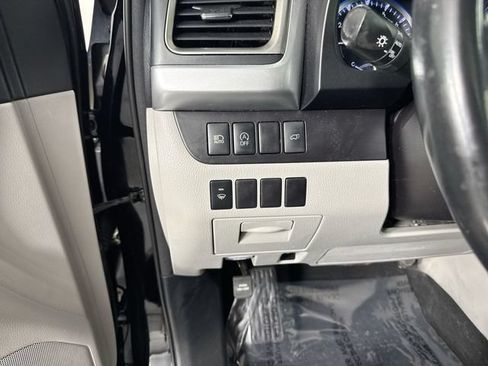 Used 2017 Toyota Highlander XLE AWD/4WD image 14