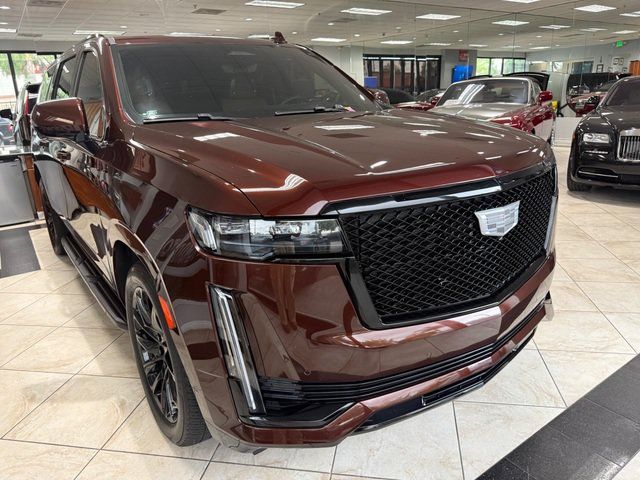 Used 2023 Cadillac Escalade ESV Sport w/ LPO, ONYX Package AWD/4WD image 3