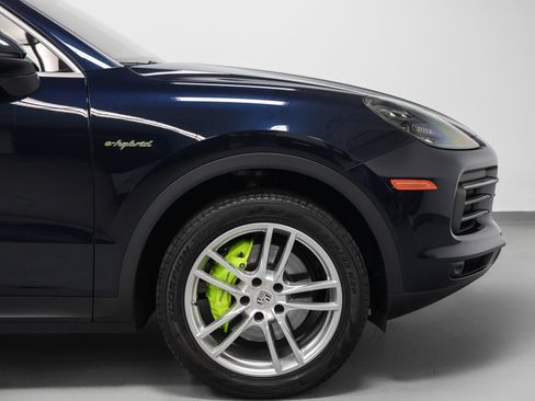Certified 2019 Porsche Cayenne E-Hybrid AWD/4WD image 15