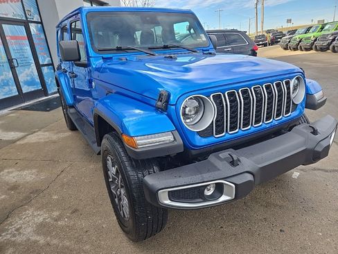 Used 2024 Jeep Wrangler Sahara w/ Technology Group image 13