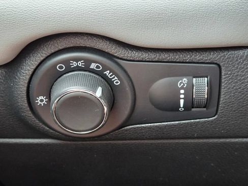 Used 2024 Dodge Durango GT RWD image 24