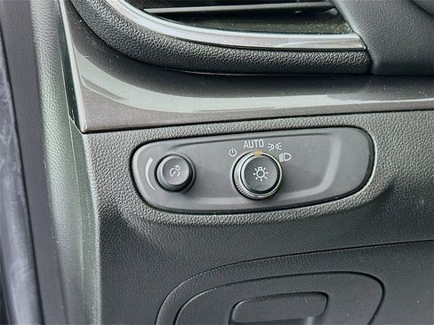 Used 2018 Buick Encore Preferred image 10