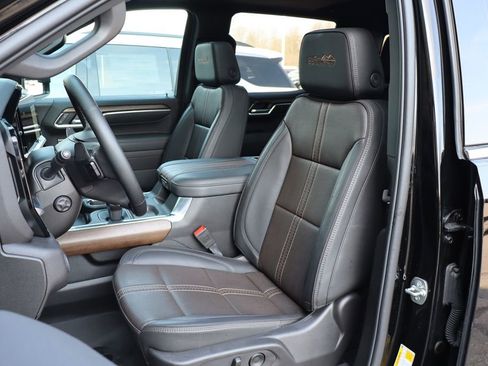 Used 2025 Chevrolet Silverado 1500 High Country w/ High Country Premium Package image 16