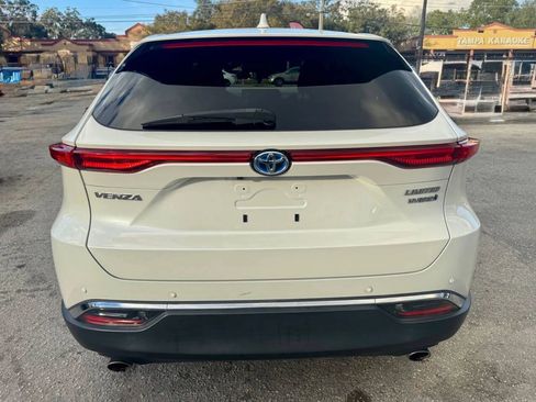 Used 2021 Toyota Venza Limited w/ Advanced Technology Package image 16