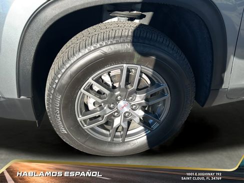 Used 2025 GMC Acadia Elevation image 10