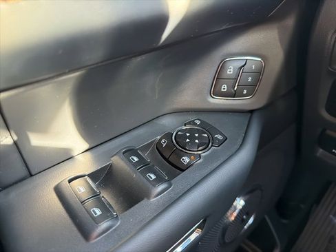 Used 2023 Ford Expedition Platinum image 17