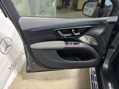 Used 2023 Mercedes-Benz EQS 580 4MATIC SUV image 8