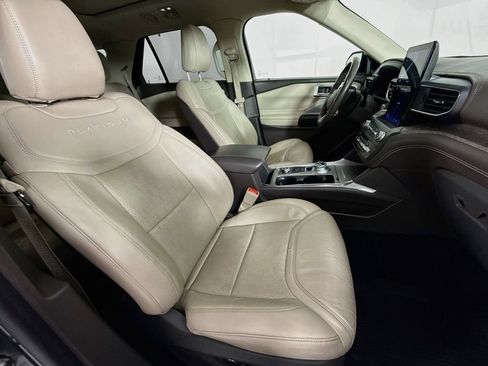 Used 2020 Ford Explorer Platinum w/ Premium Technology Package AWD/4WD image 22