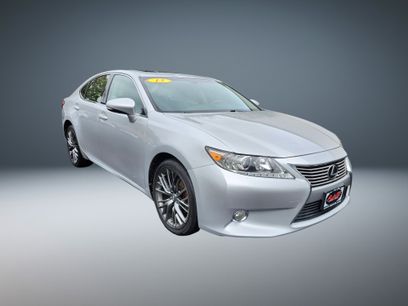 Used 2013 Lexus ES 350 w/ Luxury Pkg