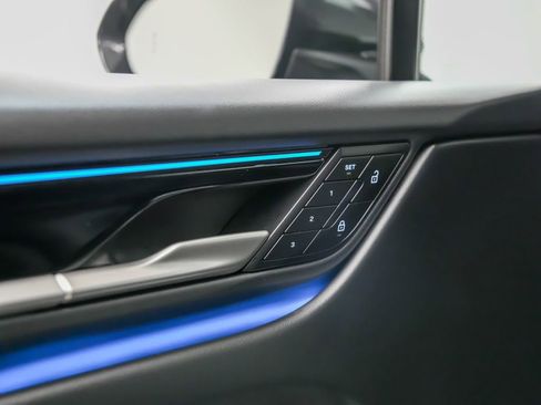 Certified 2025 Porsche Macan Electric RWD image 23