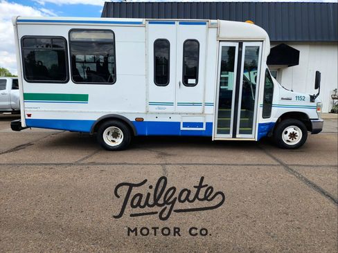 Used 2008 Ford E-450 and Econoline 450 RWD image 1