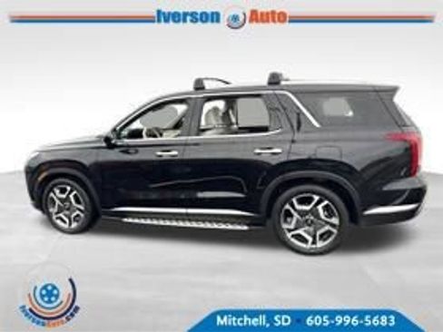 Used 2023 Hyundai Palisade Limited w/ Cargo Package AWD/4WD image 3