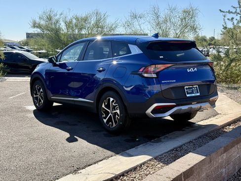Used 2023 Kia Sportage EX image 5