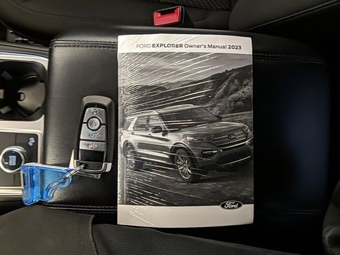 Certified 2023 Ford Explorer XLT image 31
