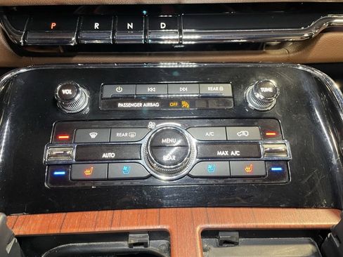 Used 2022 Lincoln Navigator Reserve image 23