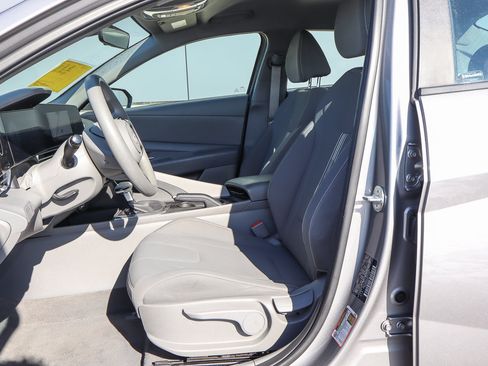 Used 2024 Hyundai Elantra SEL image 7