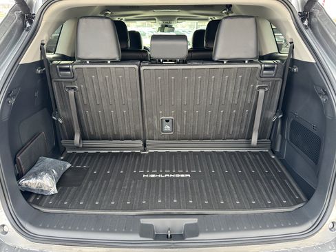 New 2026 Toyota Highlander Limited AWD/4WD image 7