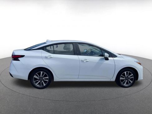 Used 2025 Nissan Versa SV image 16