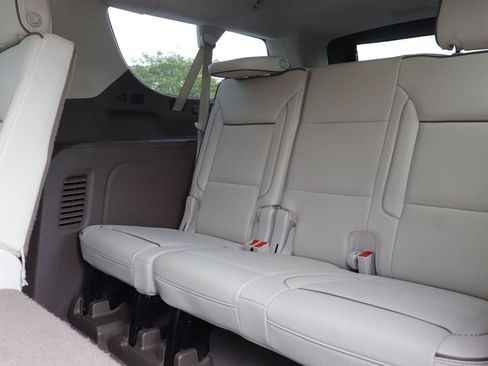Used 2024 GMC Yukon XL Denali RWD image 15