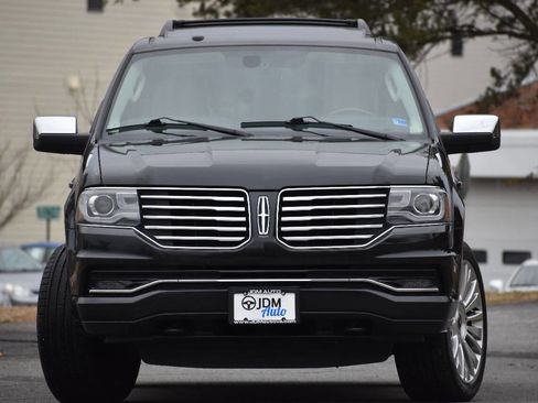 Used 2015 Lincoln Navigator 4WD w/ Equipment Group 101A Reserve image 3