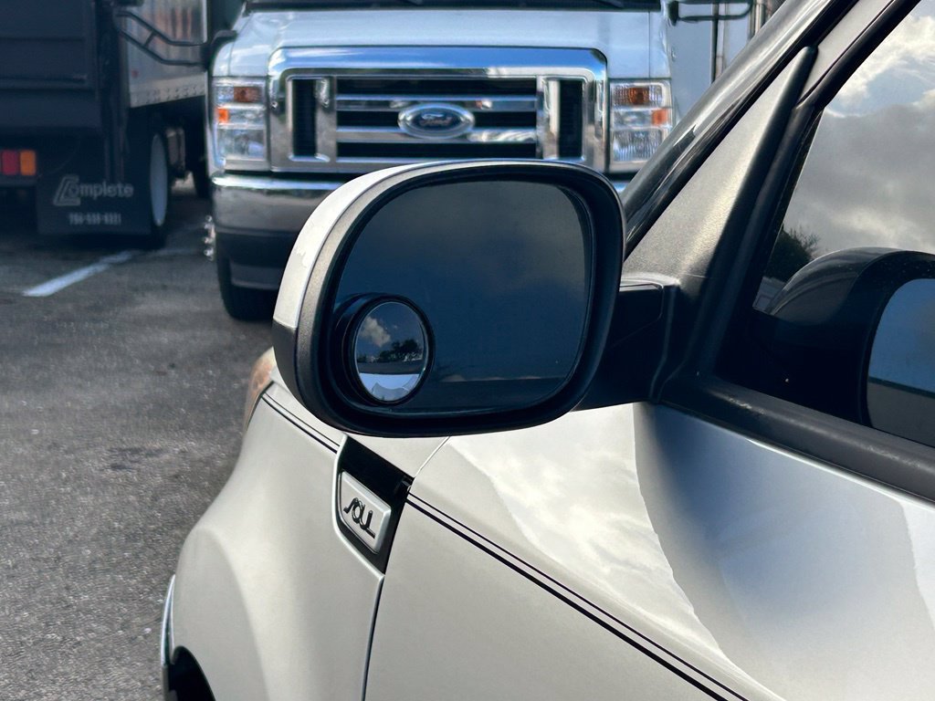 Used 2017 Kia Soul + FWD image 15