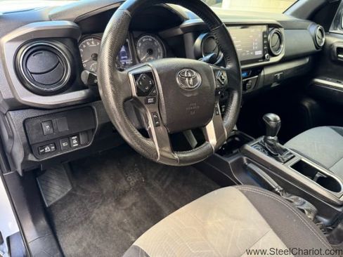 Used 2021 Toyota Tacoma TRD Off-Road w/ Technology Package image 15