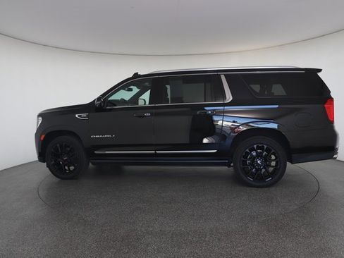 Used 2022 GMC Yukon XL Denali image 7