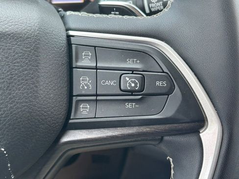 Used 2023 Jeep Grand Cherokee L Limited image 36