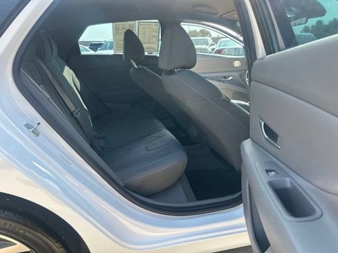 Used 2025 Hyundai Elantra Sport FWD image 22