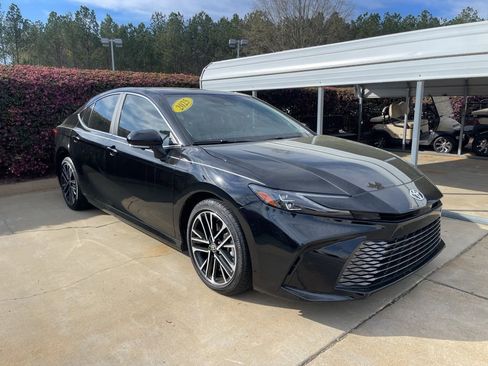 Used 2025 Toyota Camry XLE w/ Premium Plus Package image 2