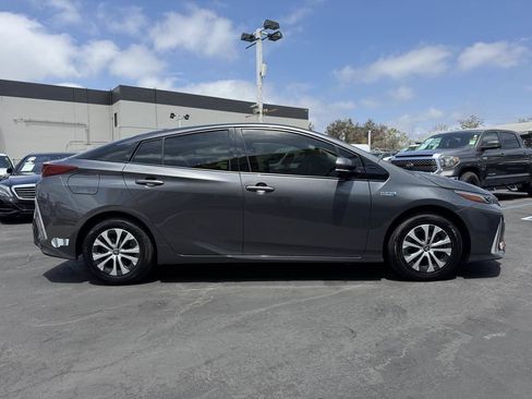 Used 2020 Toyota Prius Prime LE FWD image 7