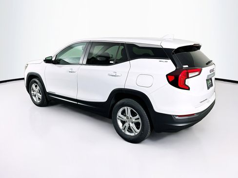 Used 2024 GMC Terrain SLE image 5