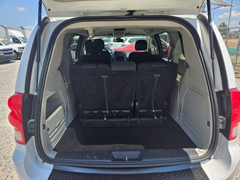 Used 2019 Dodge Grand Caravan SE FWD image 22