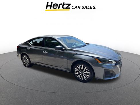 Used 2025 Nissan Altima 2.5 SV FWD image 1