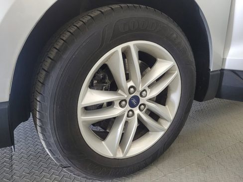 Used 2018 Ford Edge SEL AWD/4WD image 31