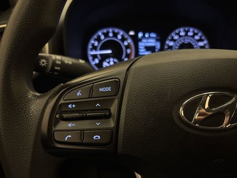 Used 2020 Hyundai Venue SEL image 15