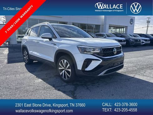 Used 2022 Volkswagen Taos SE image 1